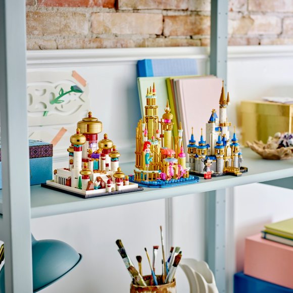 LEGO Disney 40708 Mini Ariels Castle New NIB Little Mermaid in Hand - Picture 4 of 11